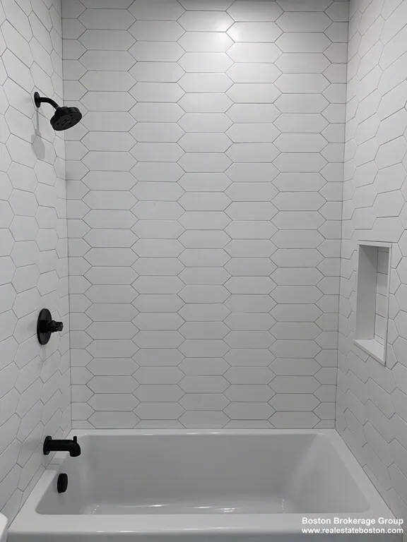 7 Sharon Ave, Auburndale