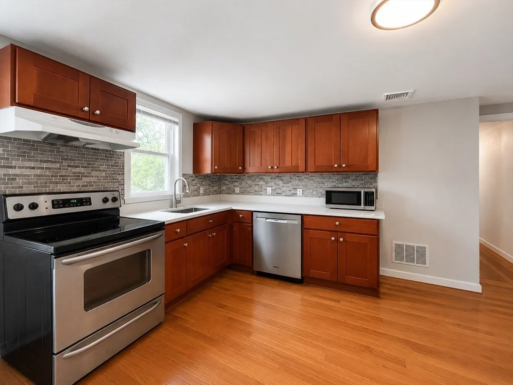 803 Boylston St, Brookline Hills