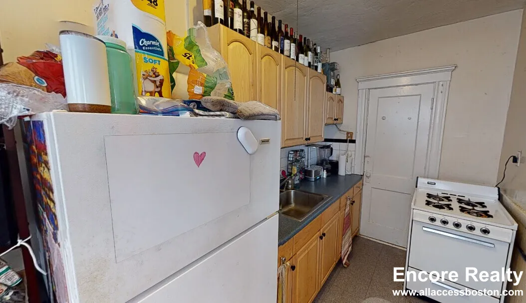 33 Walbridge St, Allston