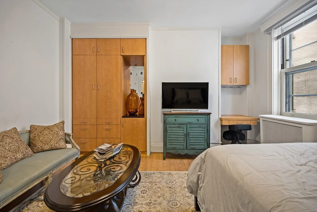 21 Beacon St, Downtown