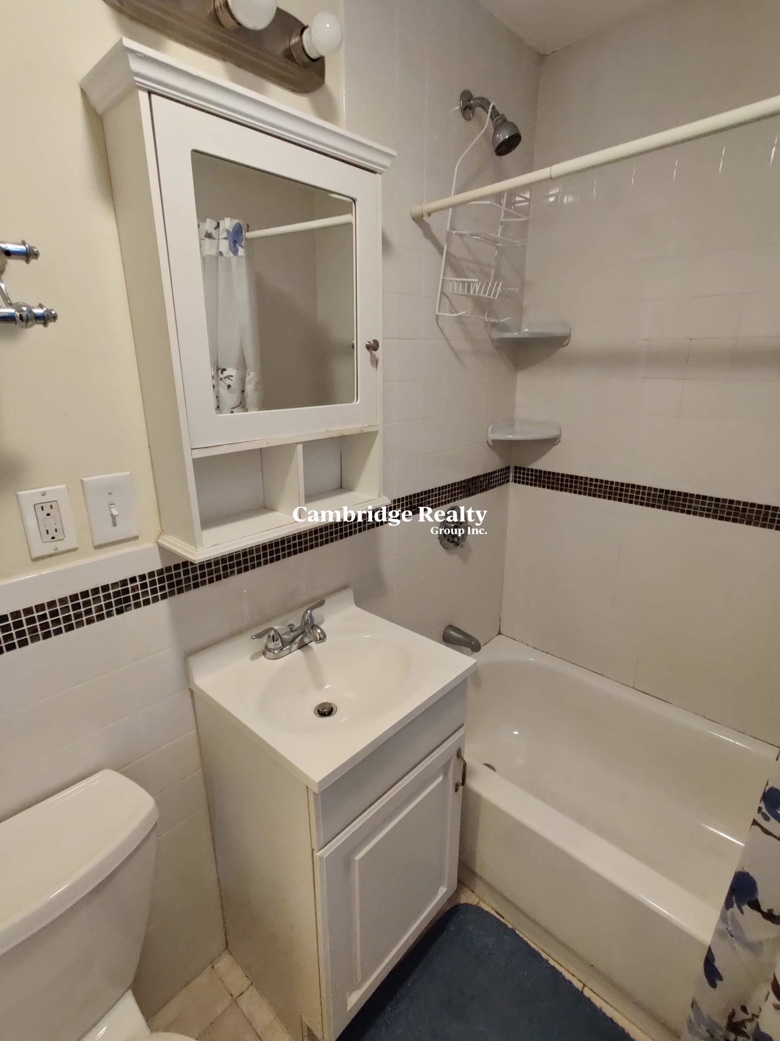 51 Bay State Ave, Powder House Square