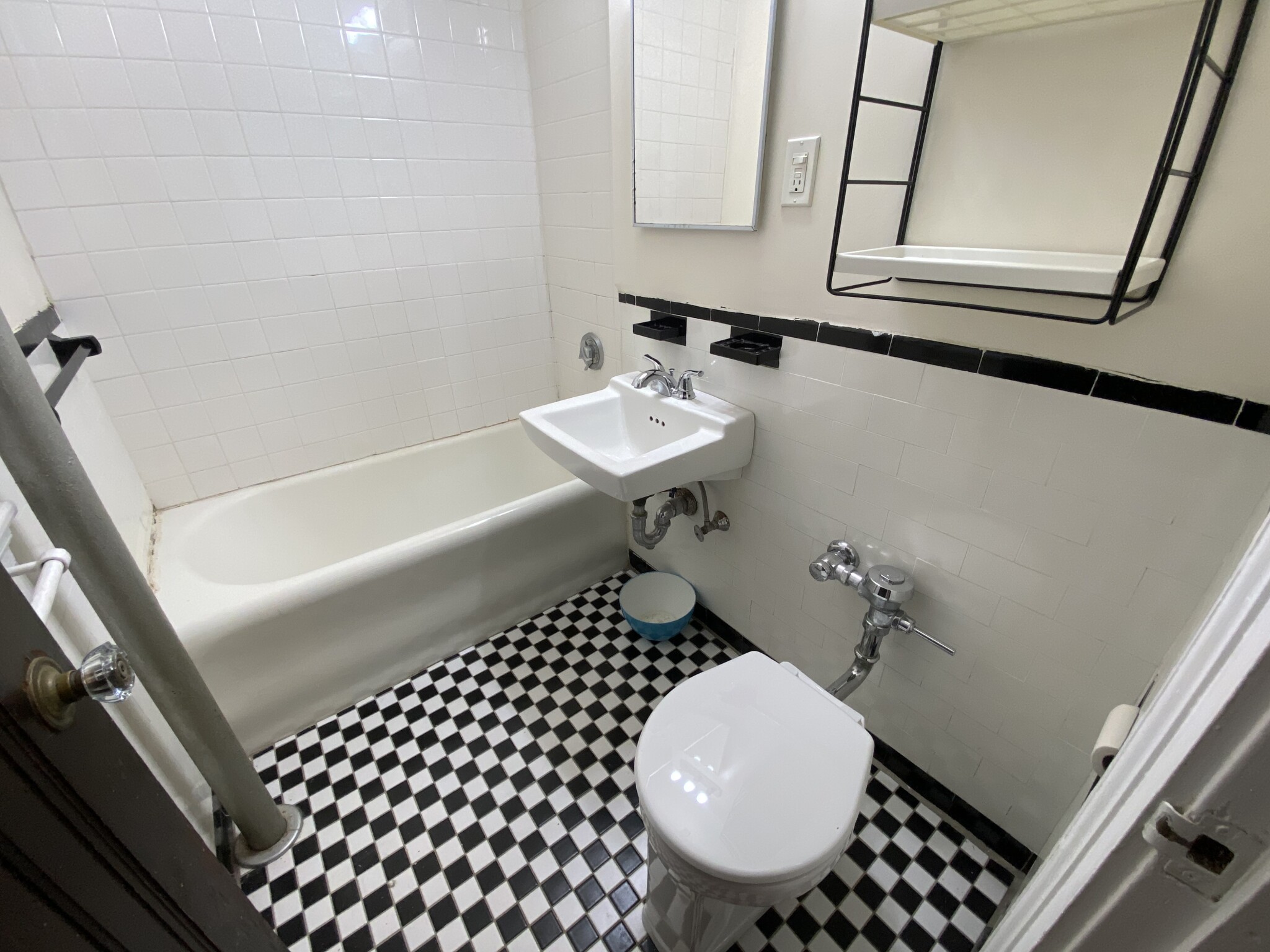 85 Strathmore Rd, Brighton