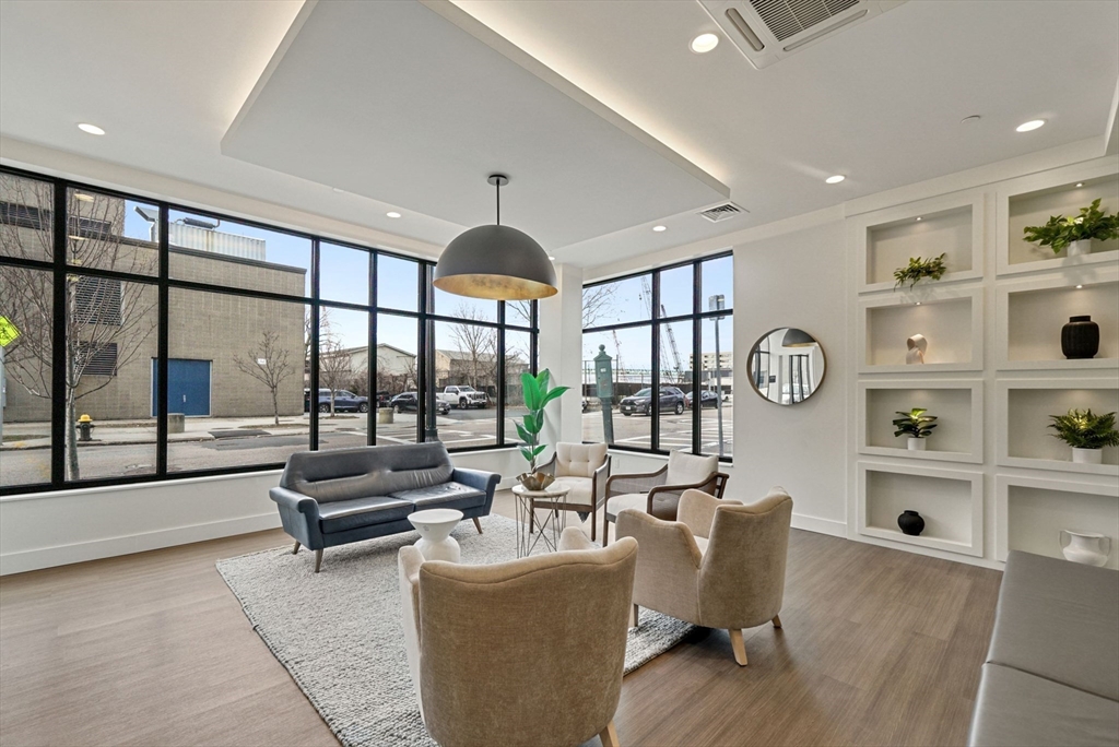 301 Border St, East Boston