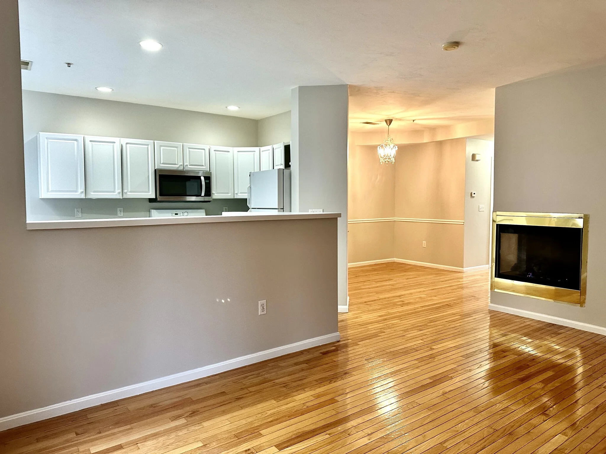 37 Village Dr, Quincy
