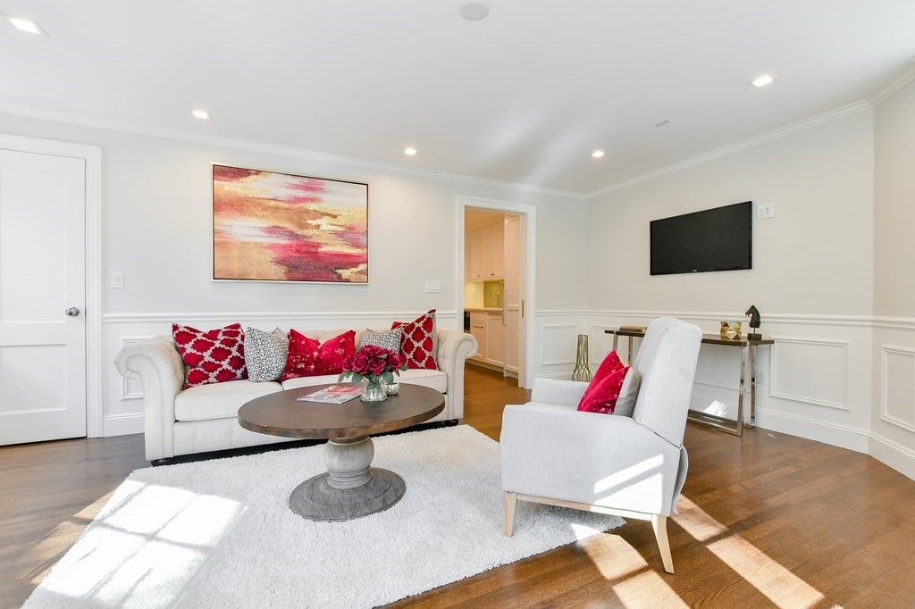 20 Chestnut St, Beacon Hill