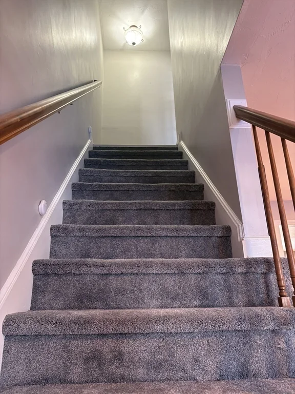 453 Turnpike St, Easton