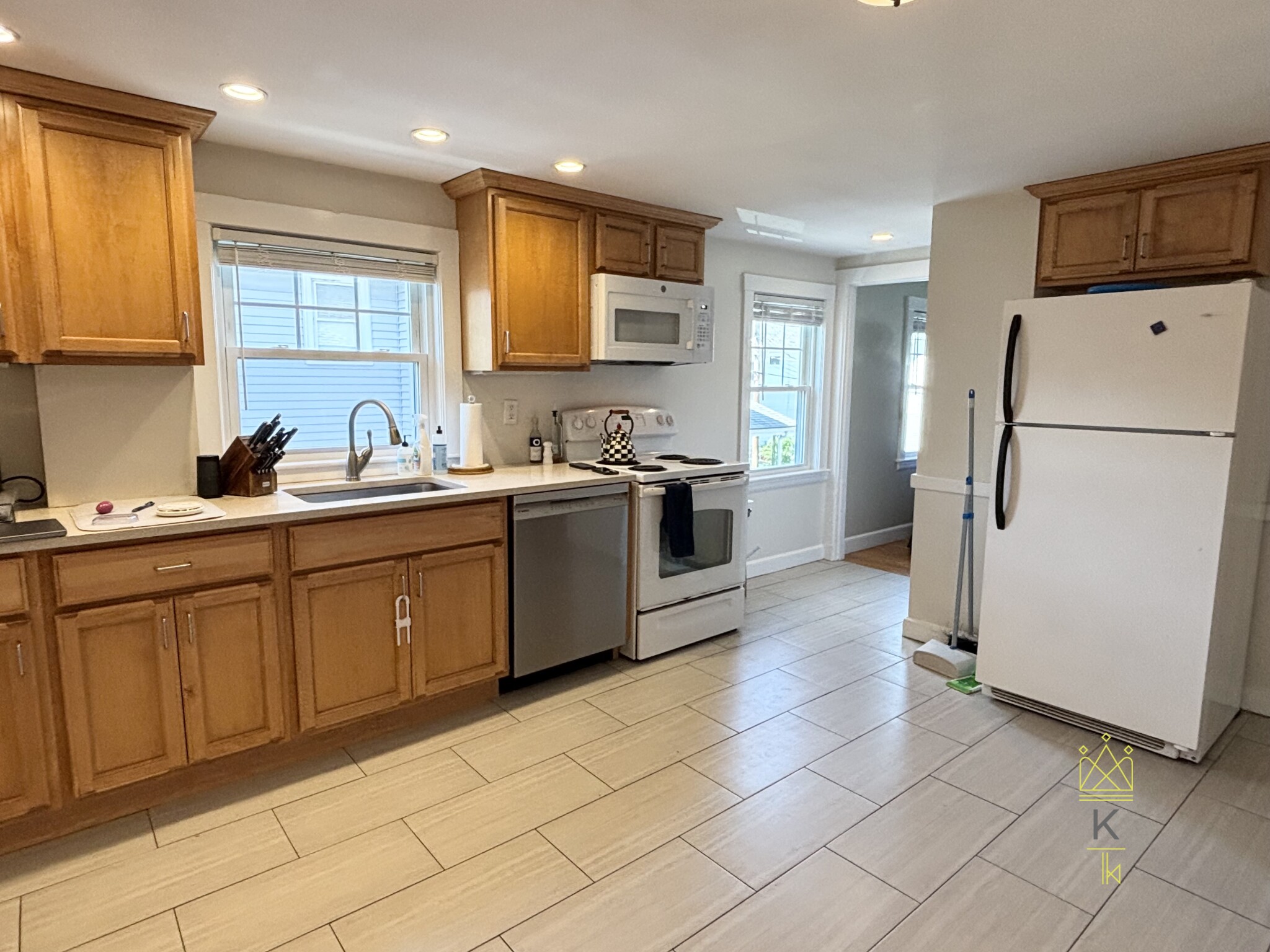 65 Davis Rd, Belmont