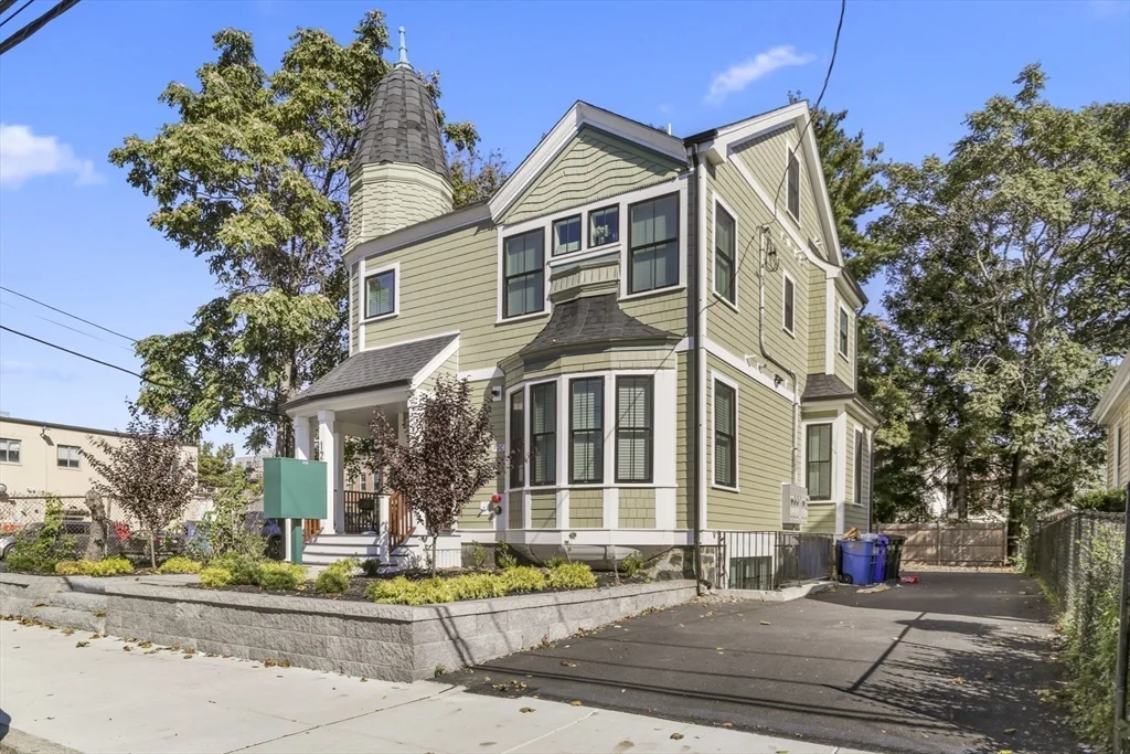 12 Reedsdale St, Allston