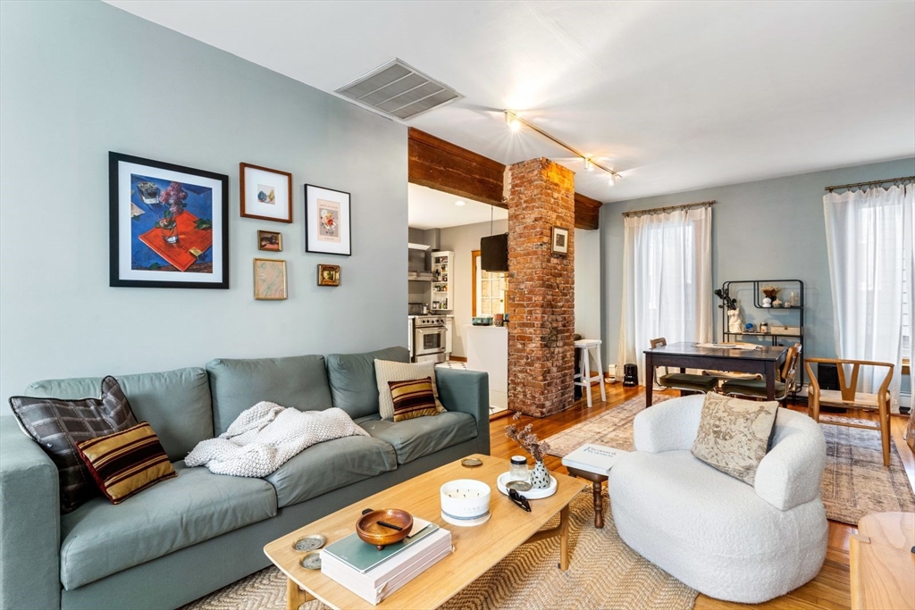 7 Flagg St, Harvard Square