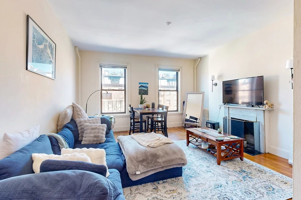 231 Beacon St, Back Bay