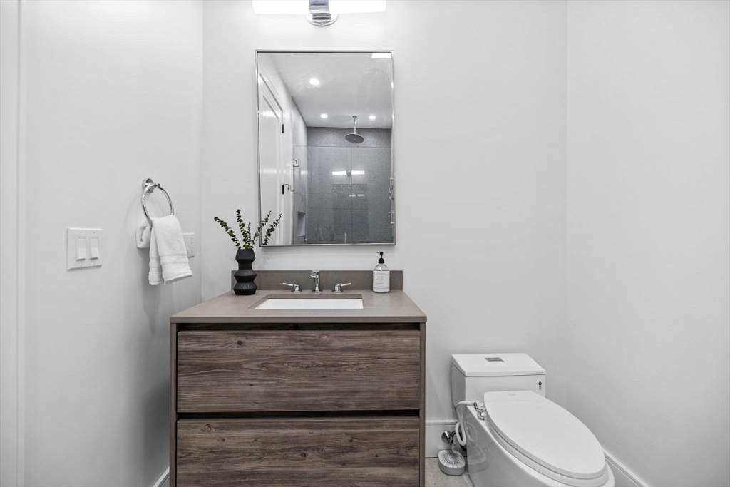 706 Saw Mill Brook Pkwy, Newton Center