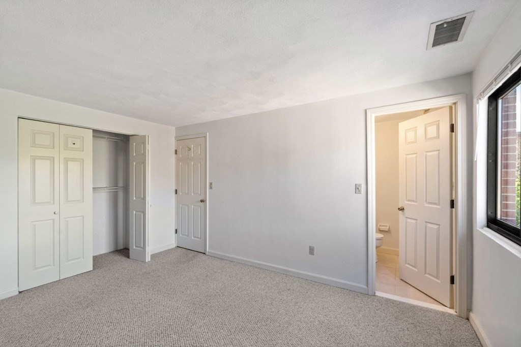 1600 Massachusetts Ave, Harvard Square