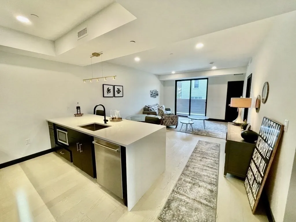 395 Alewife Brook Pkwa, West Somerville