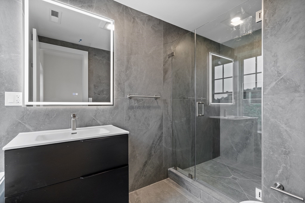 1580 Beacon St, Corey Hill