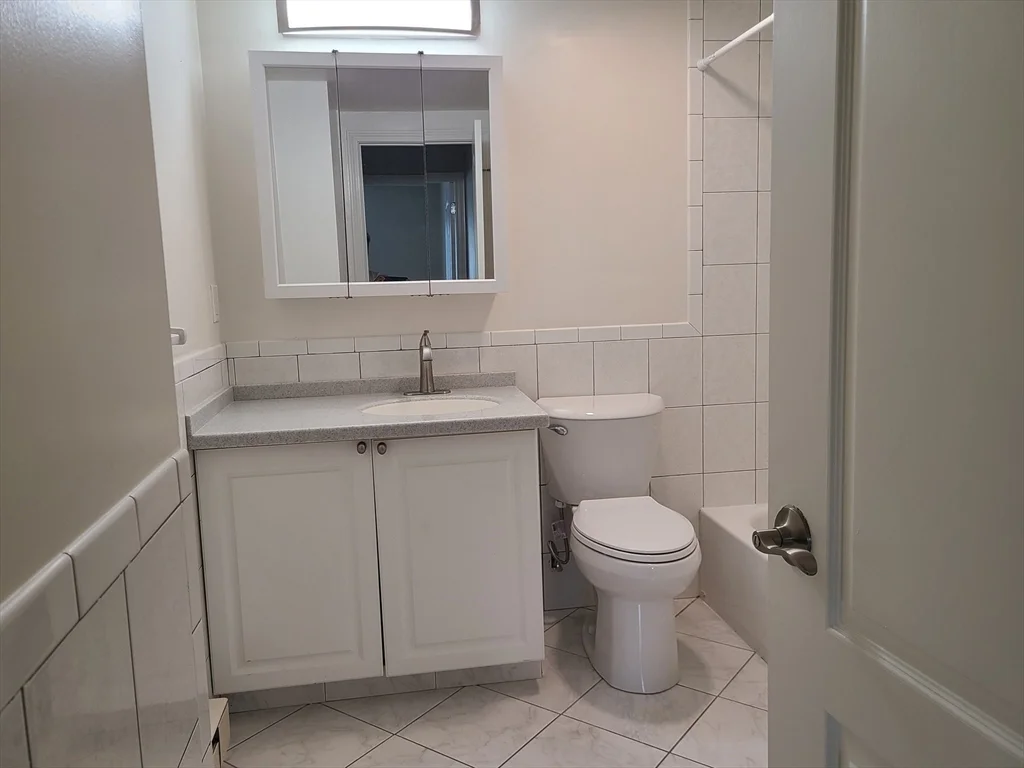 566 Washington St, Weymouth