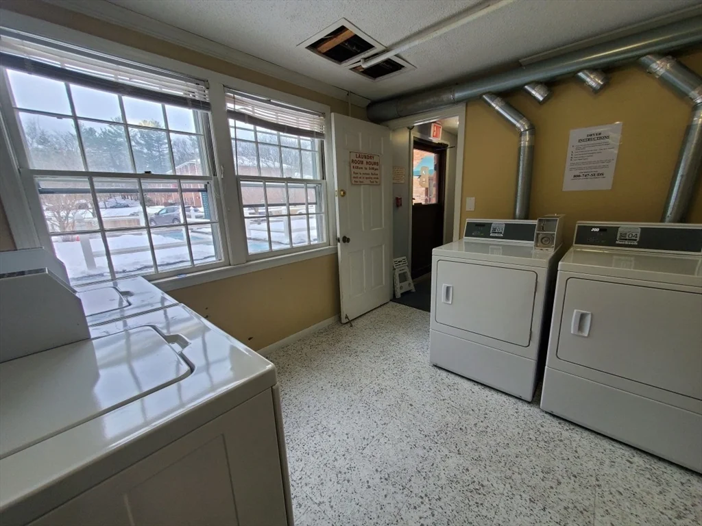 160 Tyngsboro Rd, Chelmsford