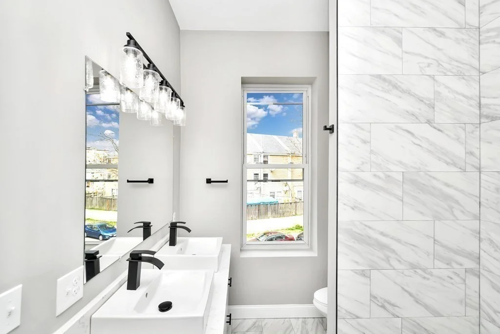 14 Rockland, Roxbury