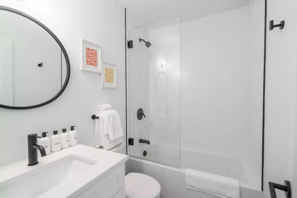 631 Saratoga St, East Boston