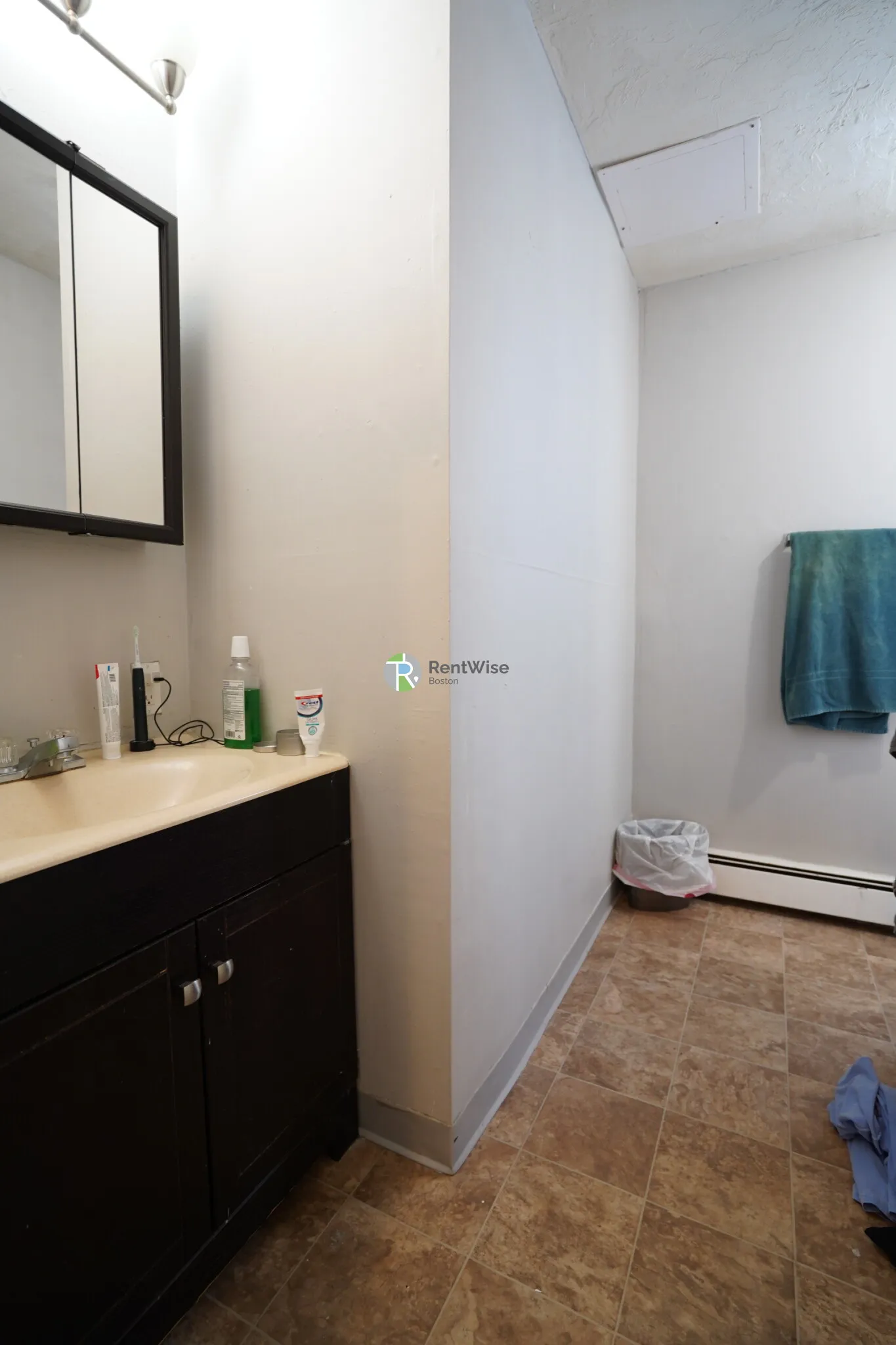 172 Bigelow St, Oak Square