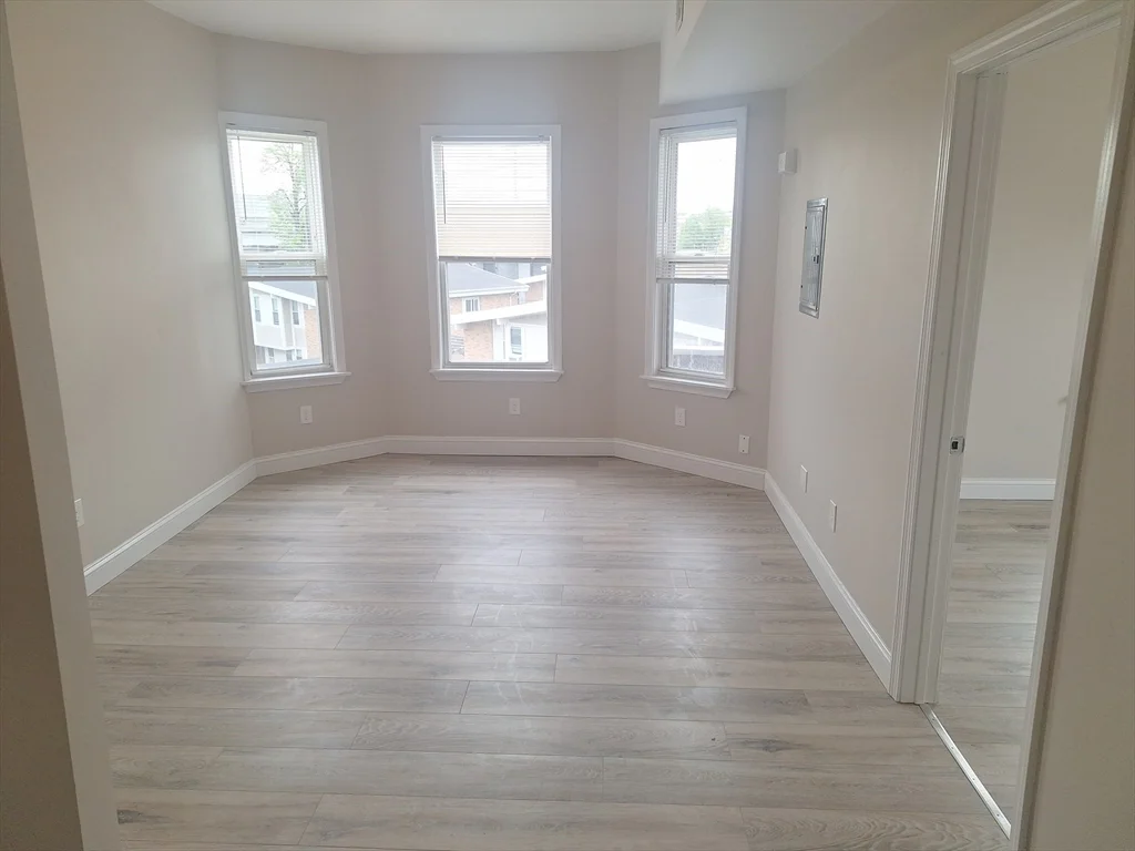 241 Walnut St, Chelsea