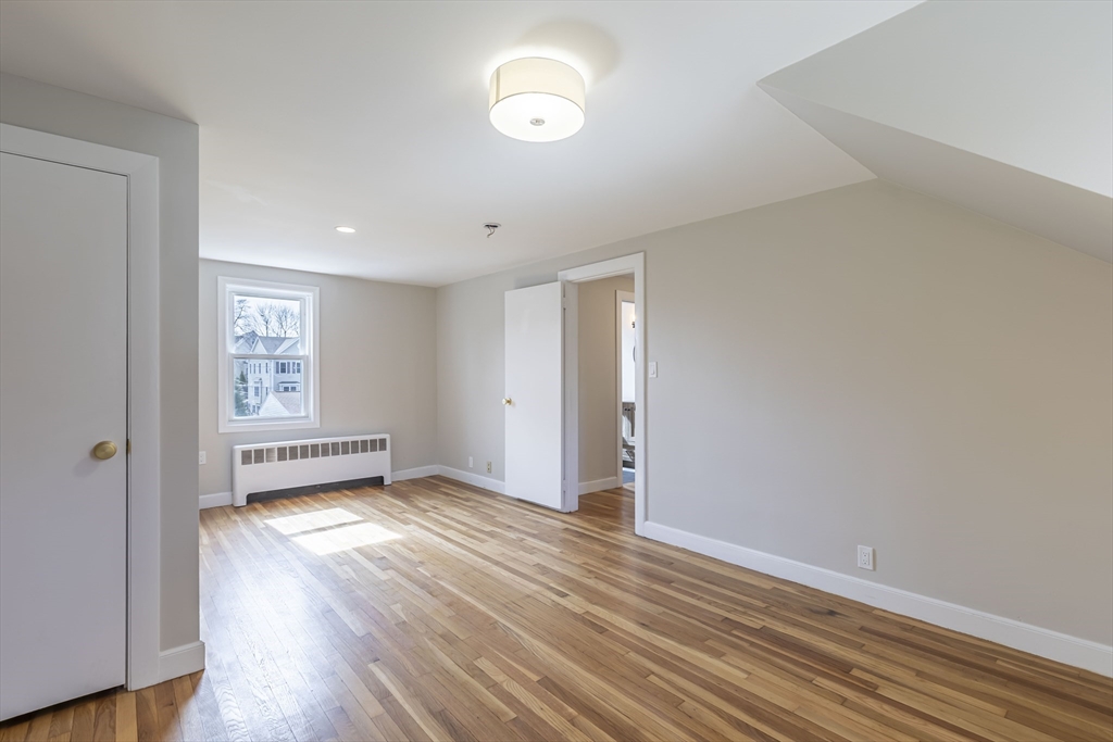 270 Cross St, Winchester