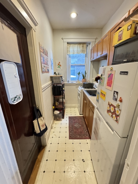 2013 Commonwealth Ave, Brighton