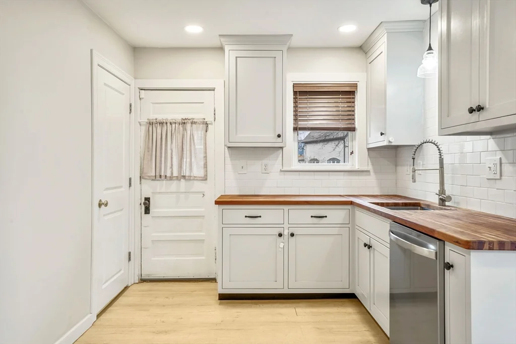 16 Gordon St, Malden