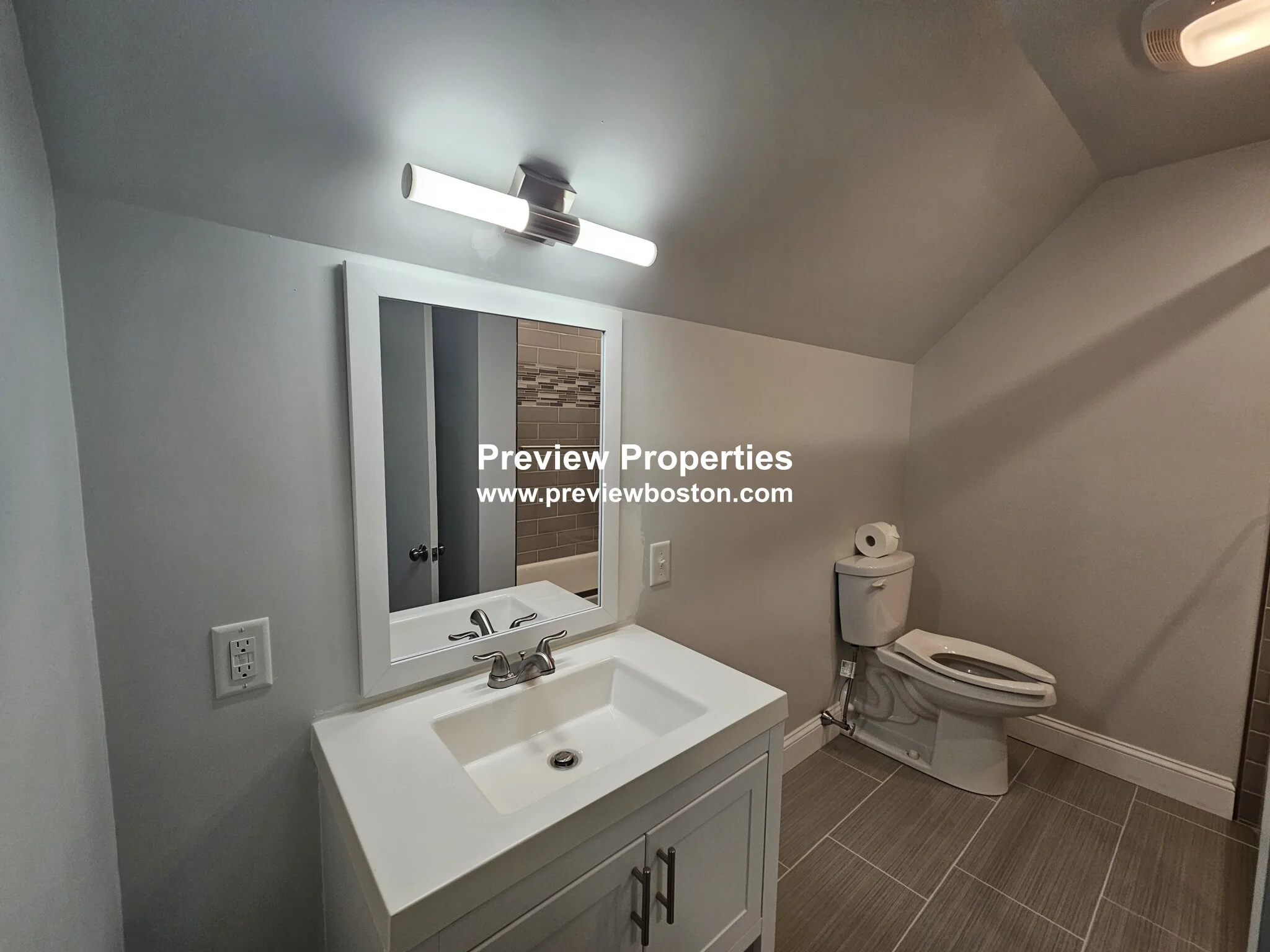 33 Linden St, Everett