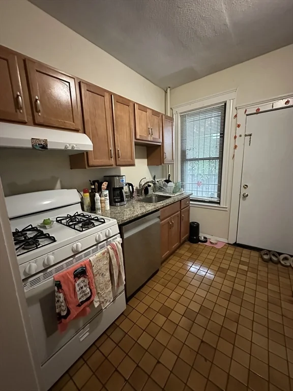 6 Bellvista, Brighton