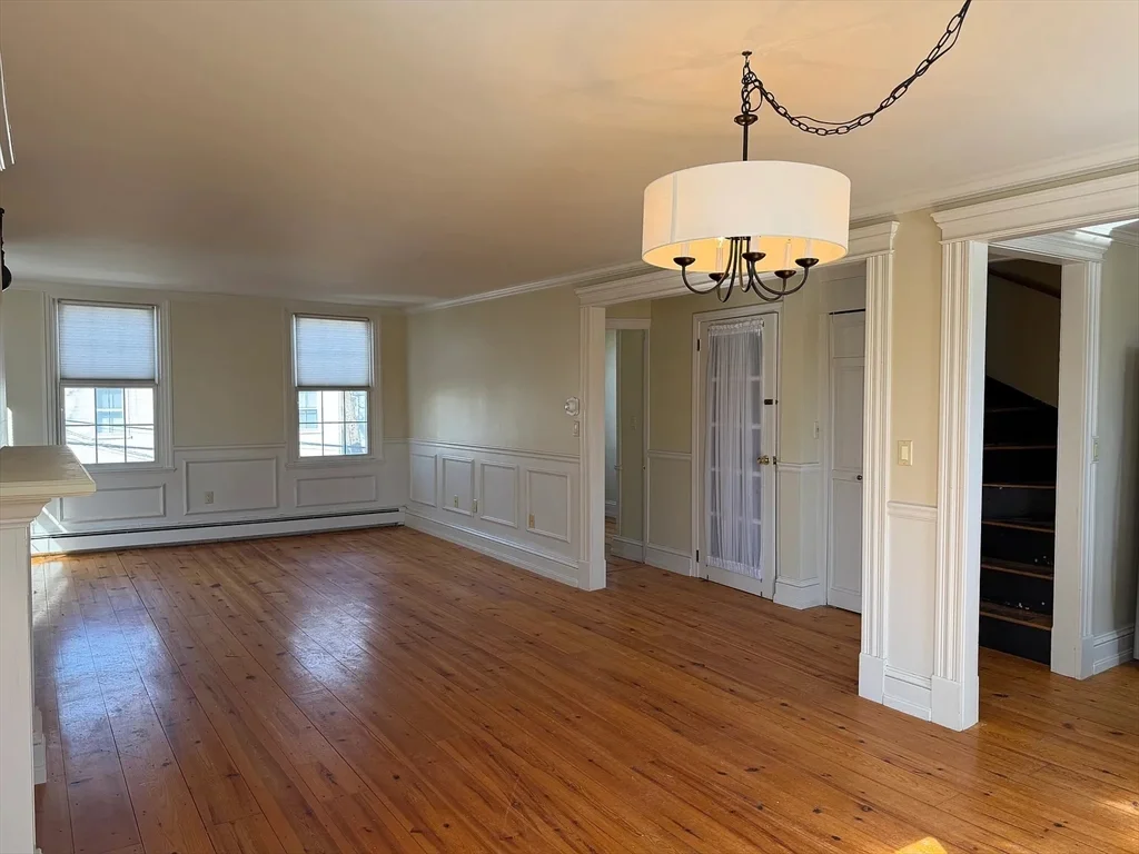 9 Charles St, Newburyport