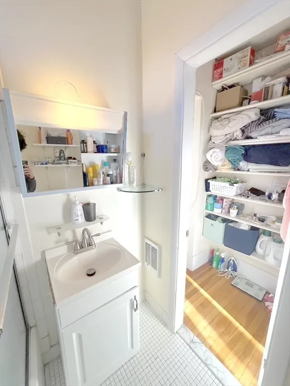 371 Harvard St, Mid-Cambridge