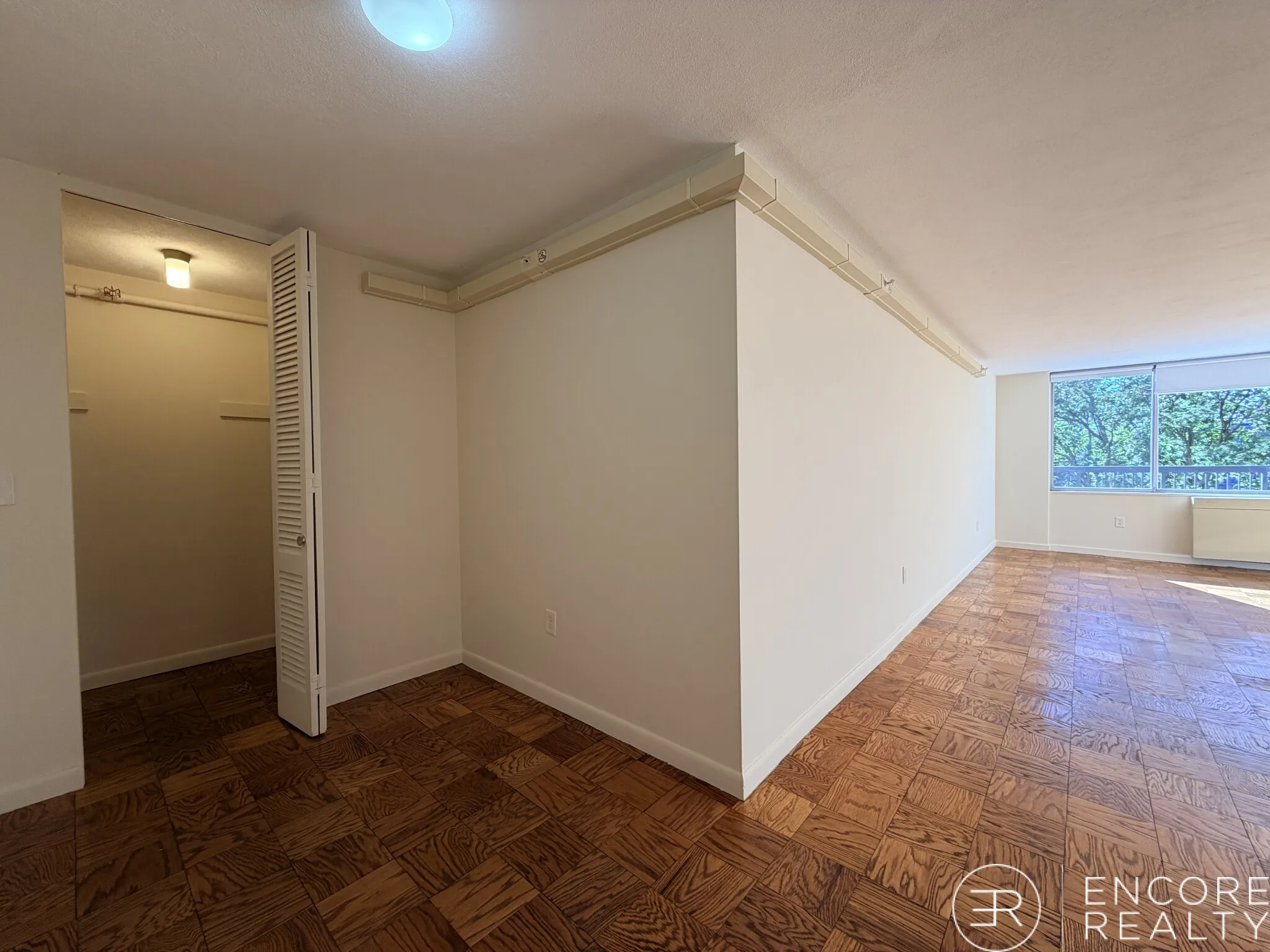 101 Monmouth St, Longwood