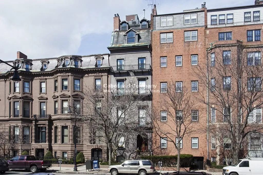 124 Beacon St, Back Bay