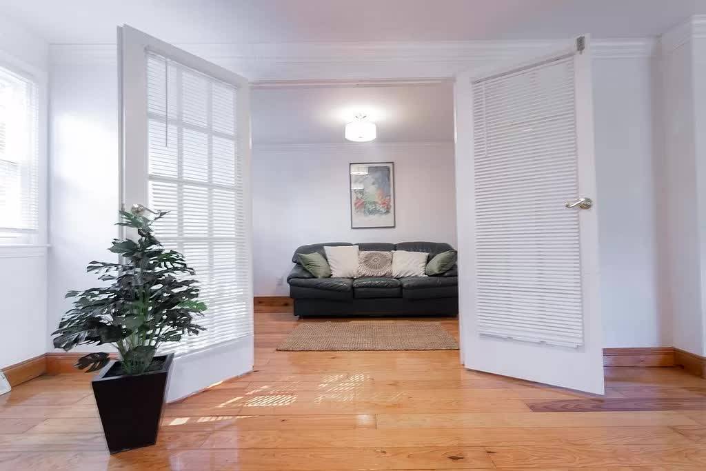 35 Fort Ave, Roxbury
