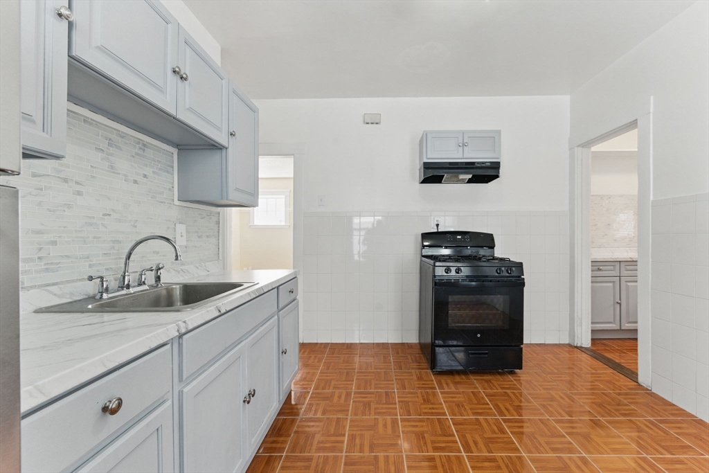 17 Hillsboro, Boston