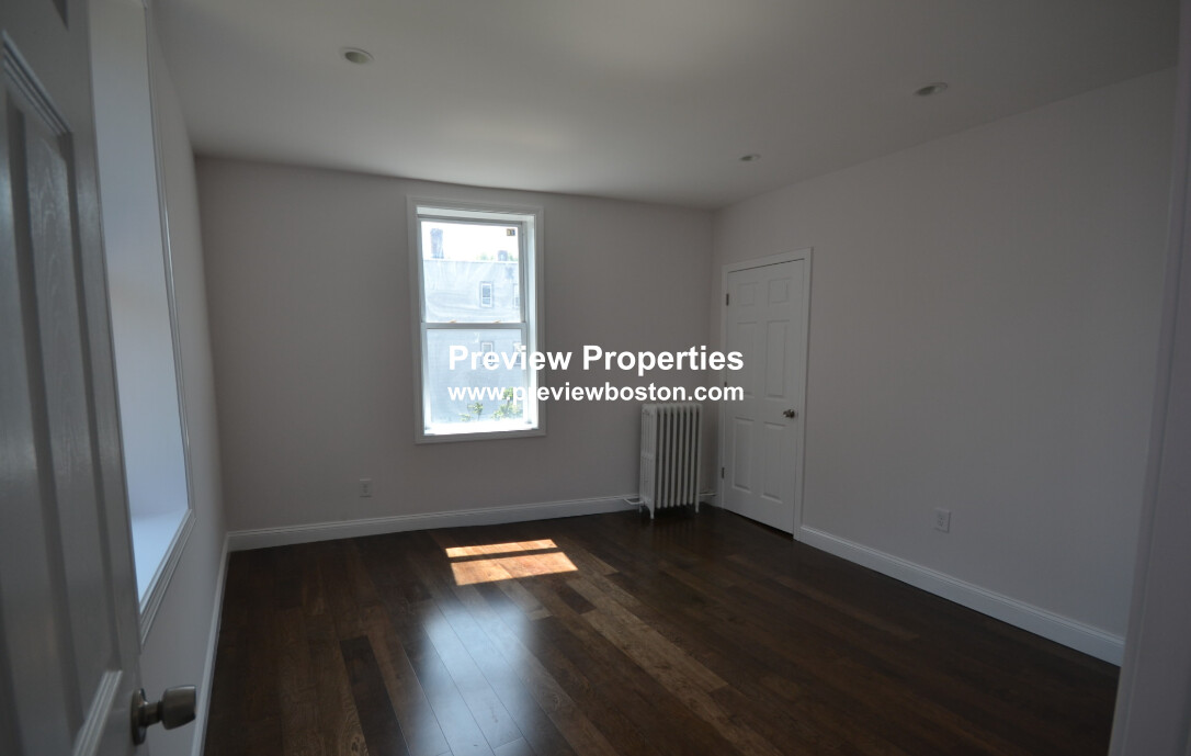 212 Maverick St, East Boston