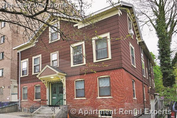 10 Smith Ave, Ward Two