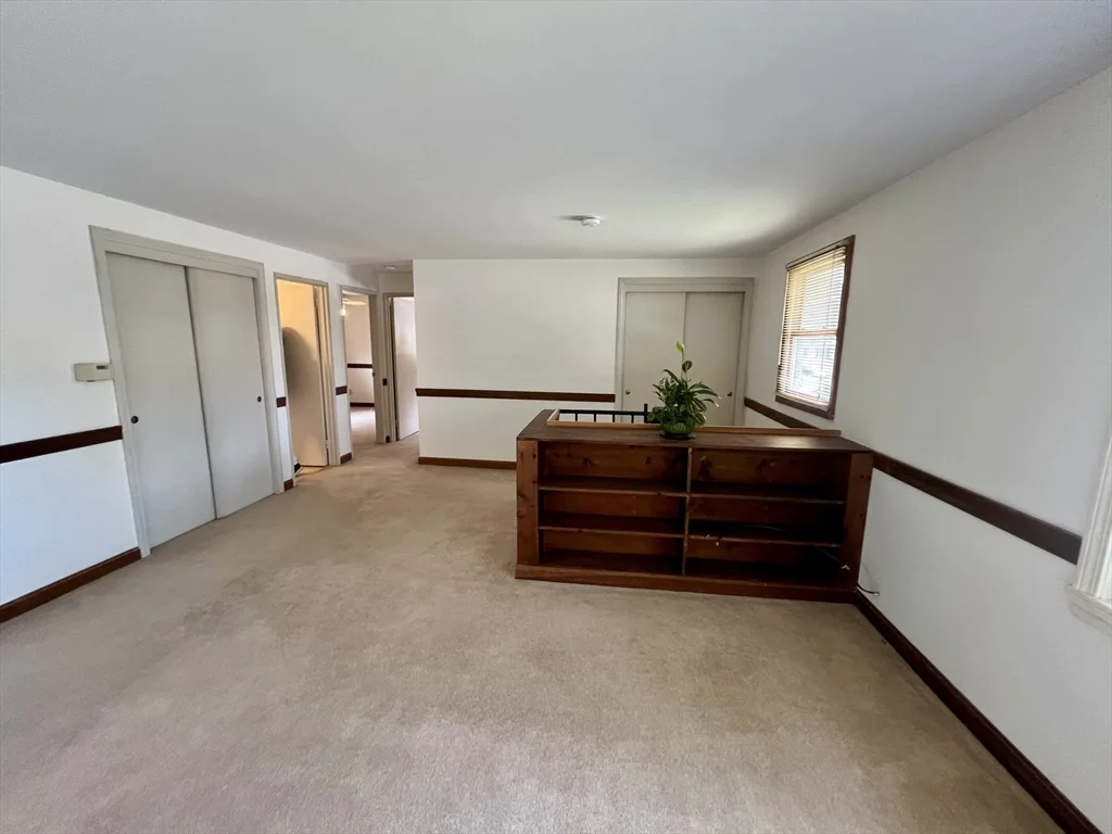 12 Saran Ave, Bedford