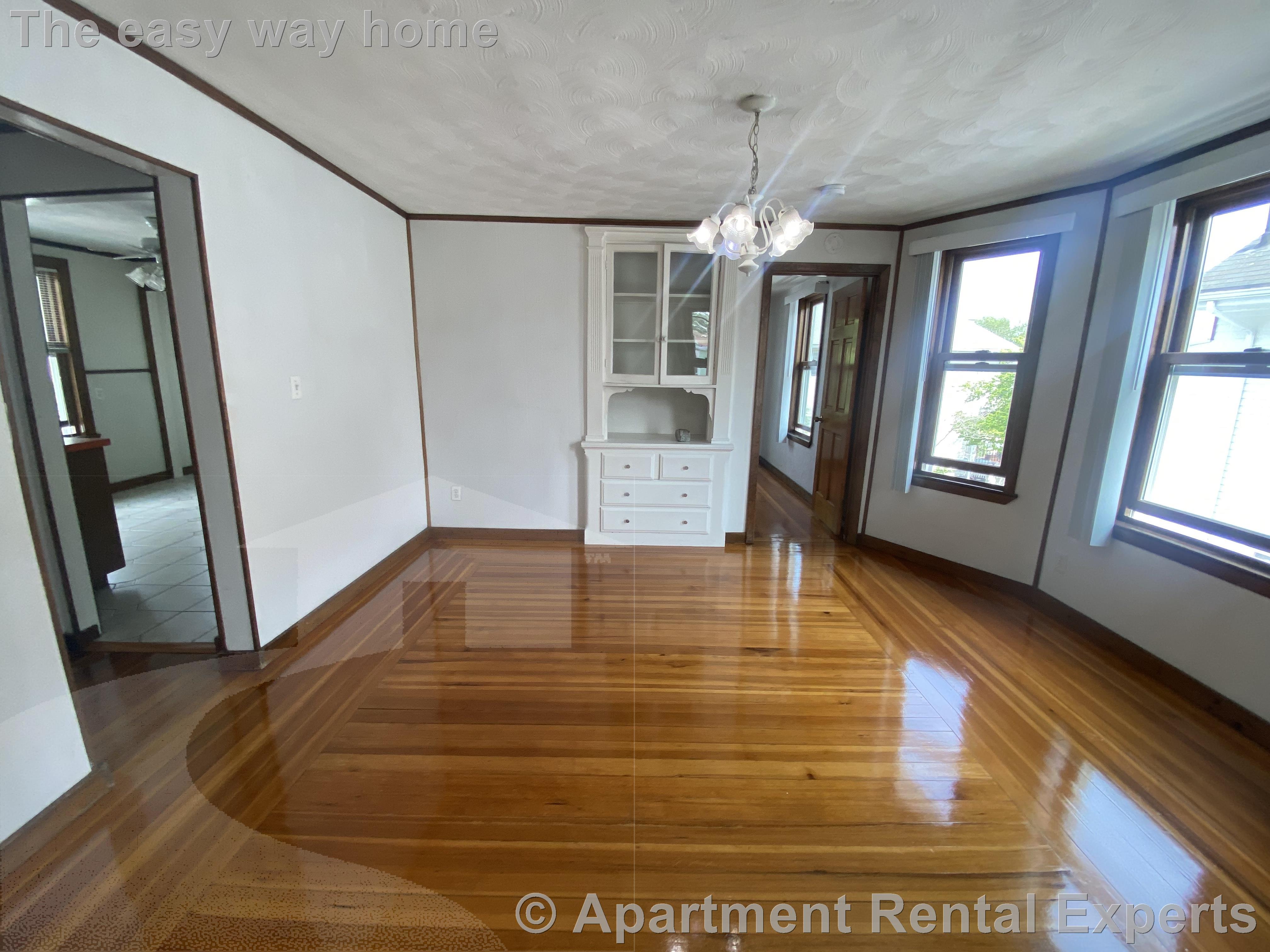 124 Willis Ave, Tufts