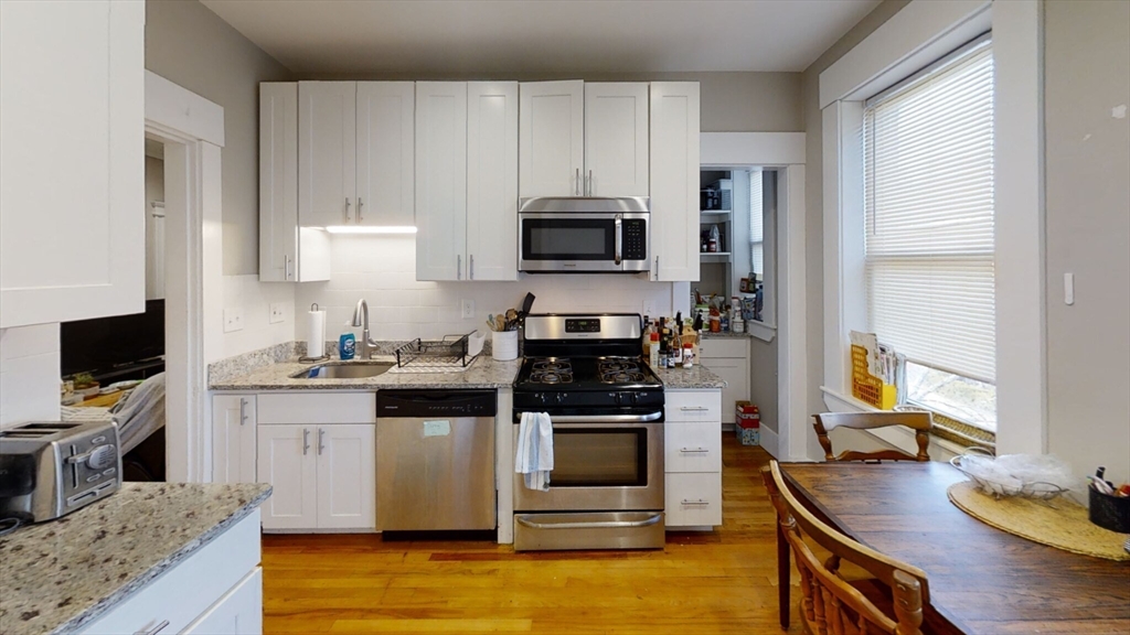 9 Greenway Ct, Coolidge Corner