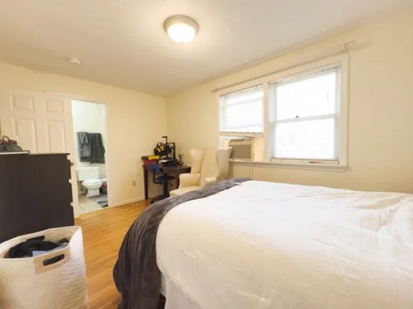 45 Lawn St, Mission Hill