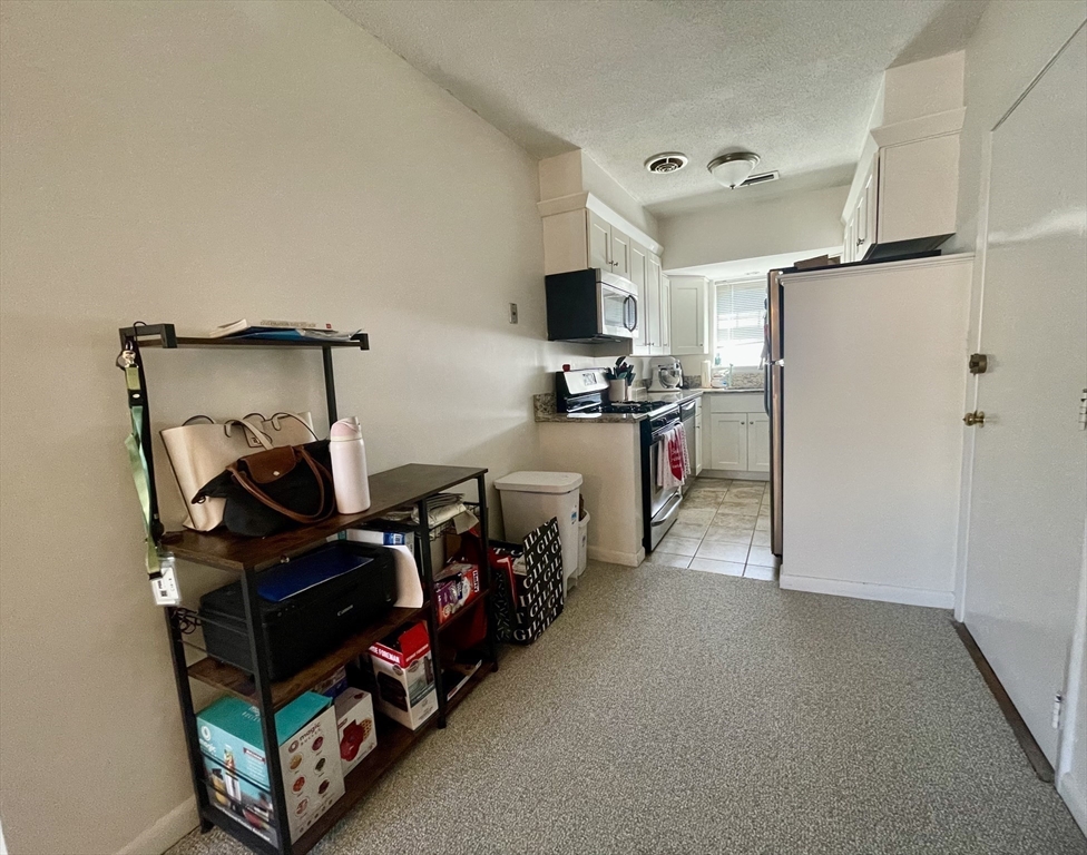 10 Lake Shore Ct, Brighton