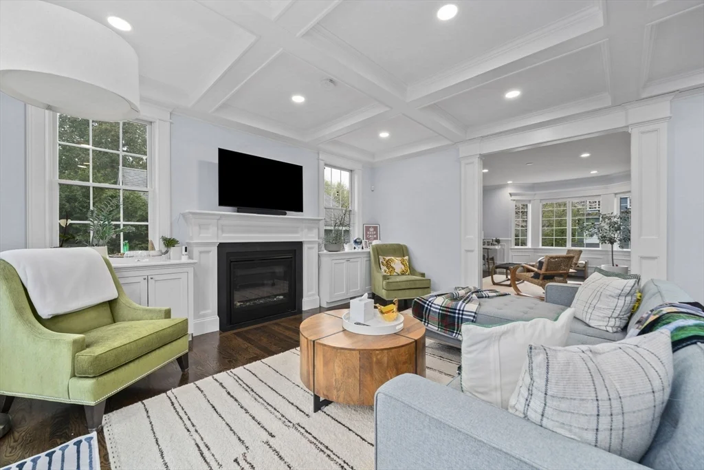 11 Woodhaven Rd, Waban