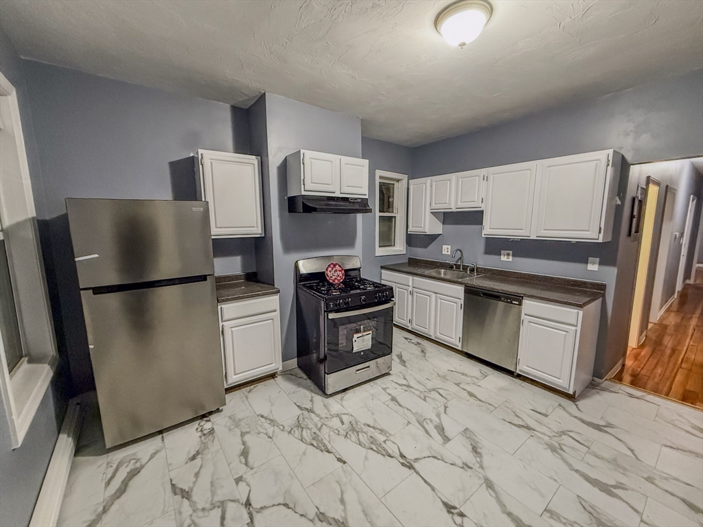 180 Quincy St, Boston