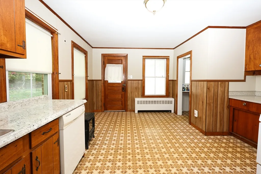 354 Pond St, Braintree