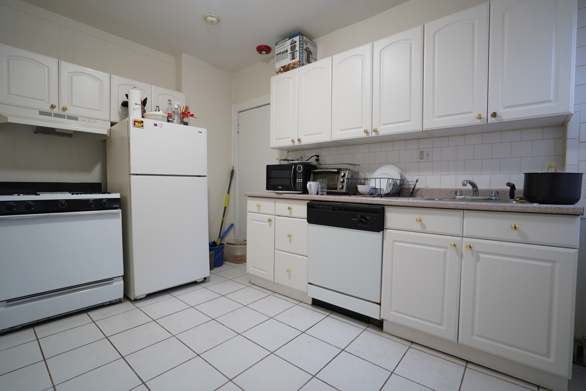 1 Ashford Ct, Allston