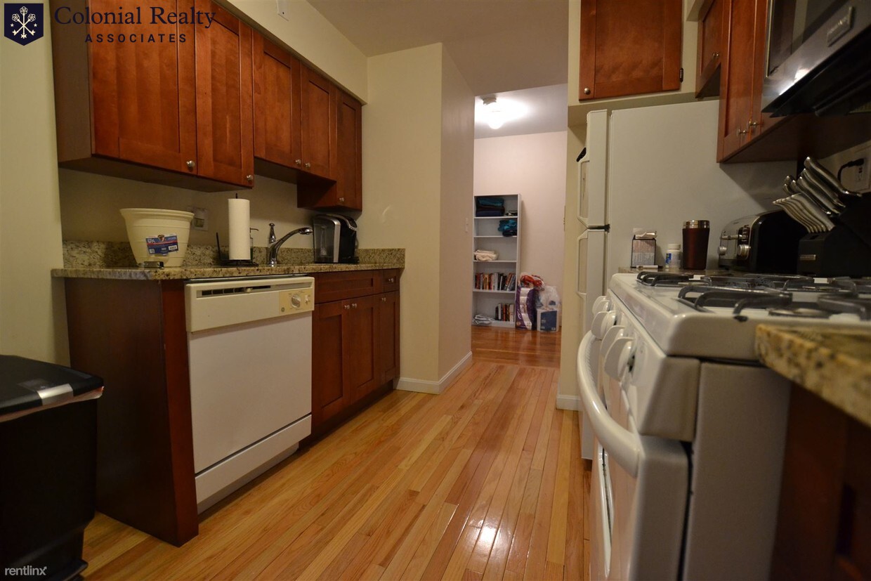 2003 Commonwealth Ave, Brighton