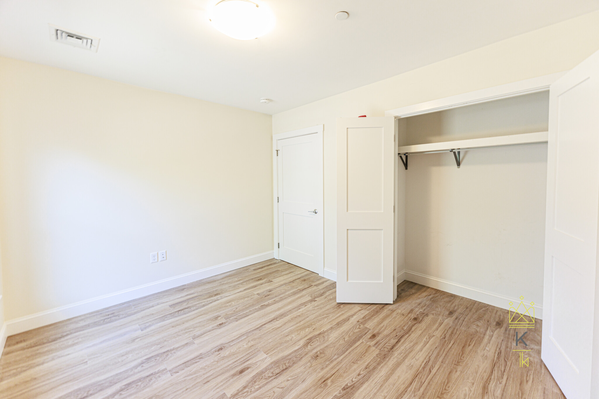 460 Washington St, Brighton