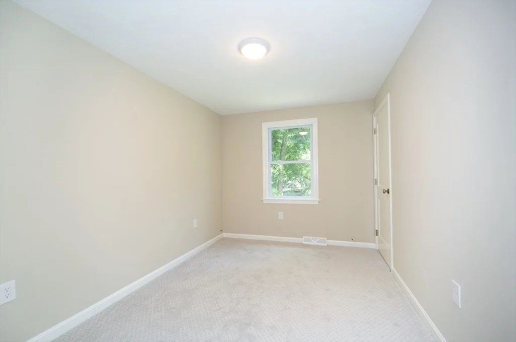 7 Sherman Ter, Natick