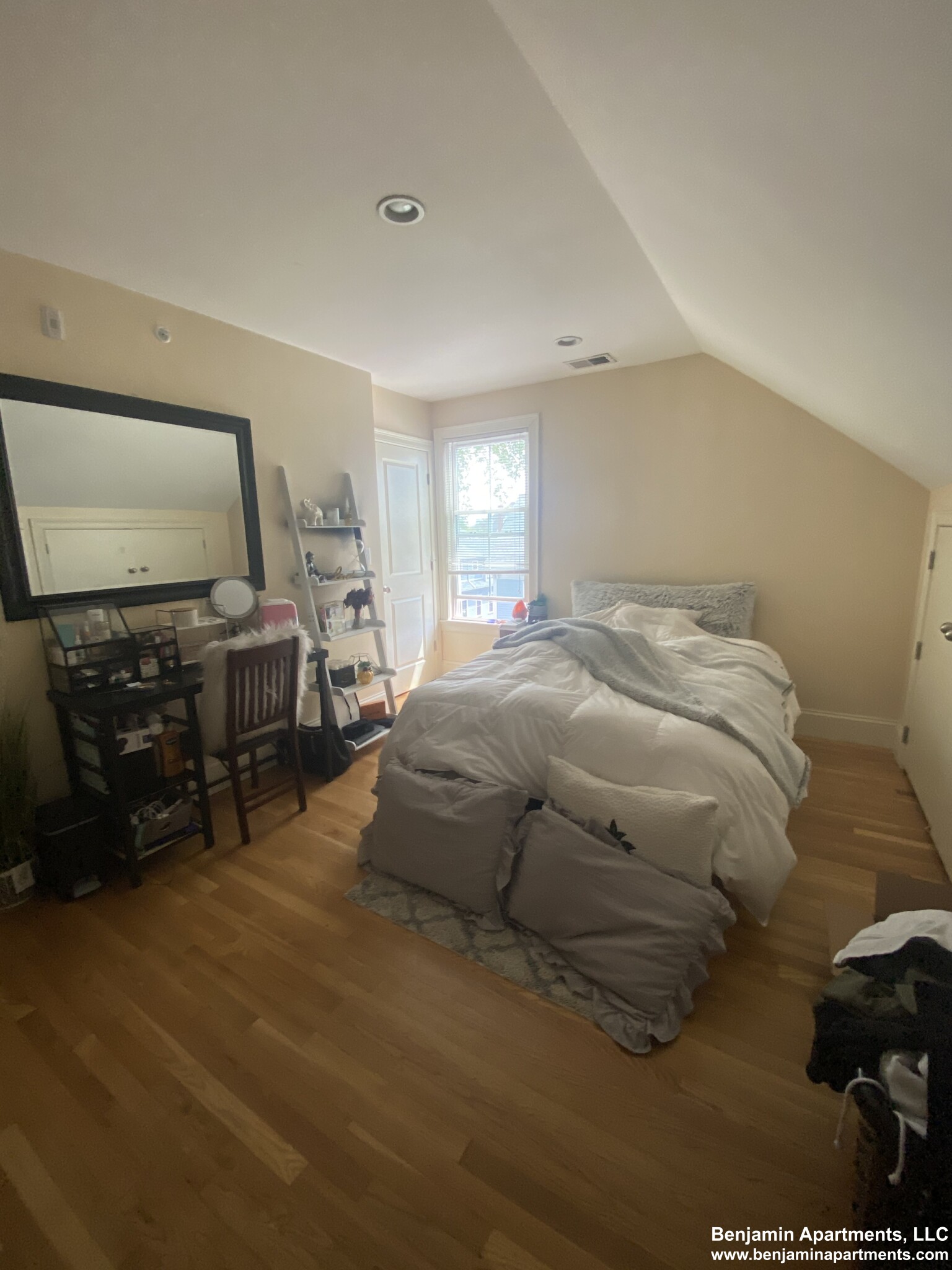 11 Sparhawk St, Oak Square